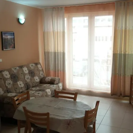 Двустаен Апартамент До Плажа Срещу Санаториума Apartment *